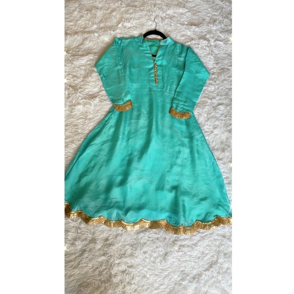 Indian Style Kurta - Picture 1 of 16